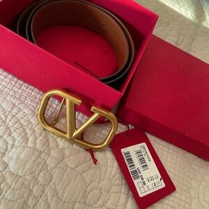 Valentino Vlogo reversible Belt size 90 40mm.